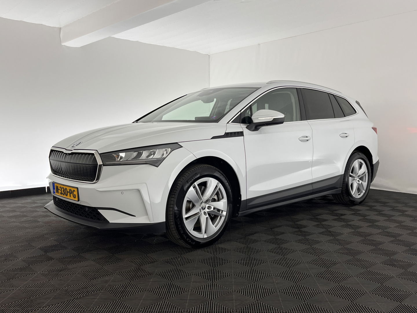 Škoda Enyaq iV 80 (INCL.BTW) *DIGI-COCKPIT | FULL-LED | 1/2LEATHER | BLINDSPOT | CAMERA | NAVI-FULLMAP | DAB+ | KEYLESS | 19''ALU*