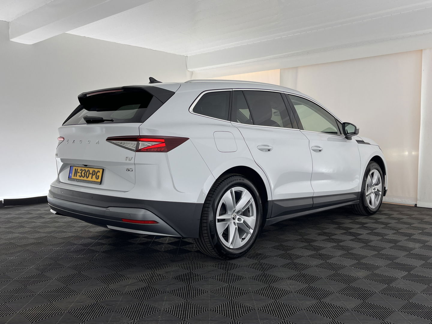 Škoda Enyaq iV 80 (INCL.BTW) *DIGI-COCKPIT | FULL-LED | 1/2LEATHER | BLINDSPOT | CAMERA | NAVI-FULLMAP | DAB+ | KEYLESS | 19''ALU*