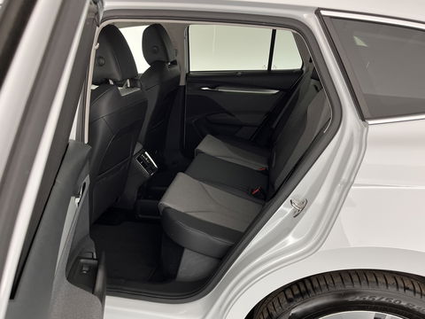 Škoda Enyaq iV 80 (INCL.BTW) *DIGI-COCKPIT | FULL-LED | 1/2LEATHER | BLINDSPOT | CAMERA | NAVI-FULLMAP | DAB+ | KEYLESS | 19''ALU*