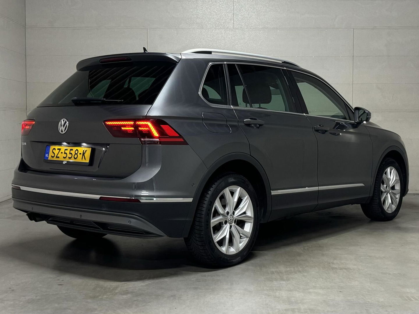 Volkswagen Tiguan 1.4 TSI ACT Highline Virtual HUD Trekh. NAP