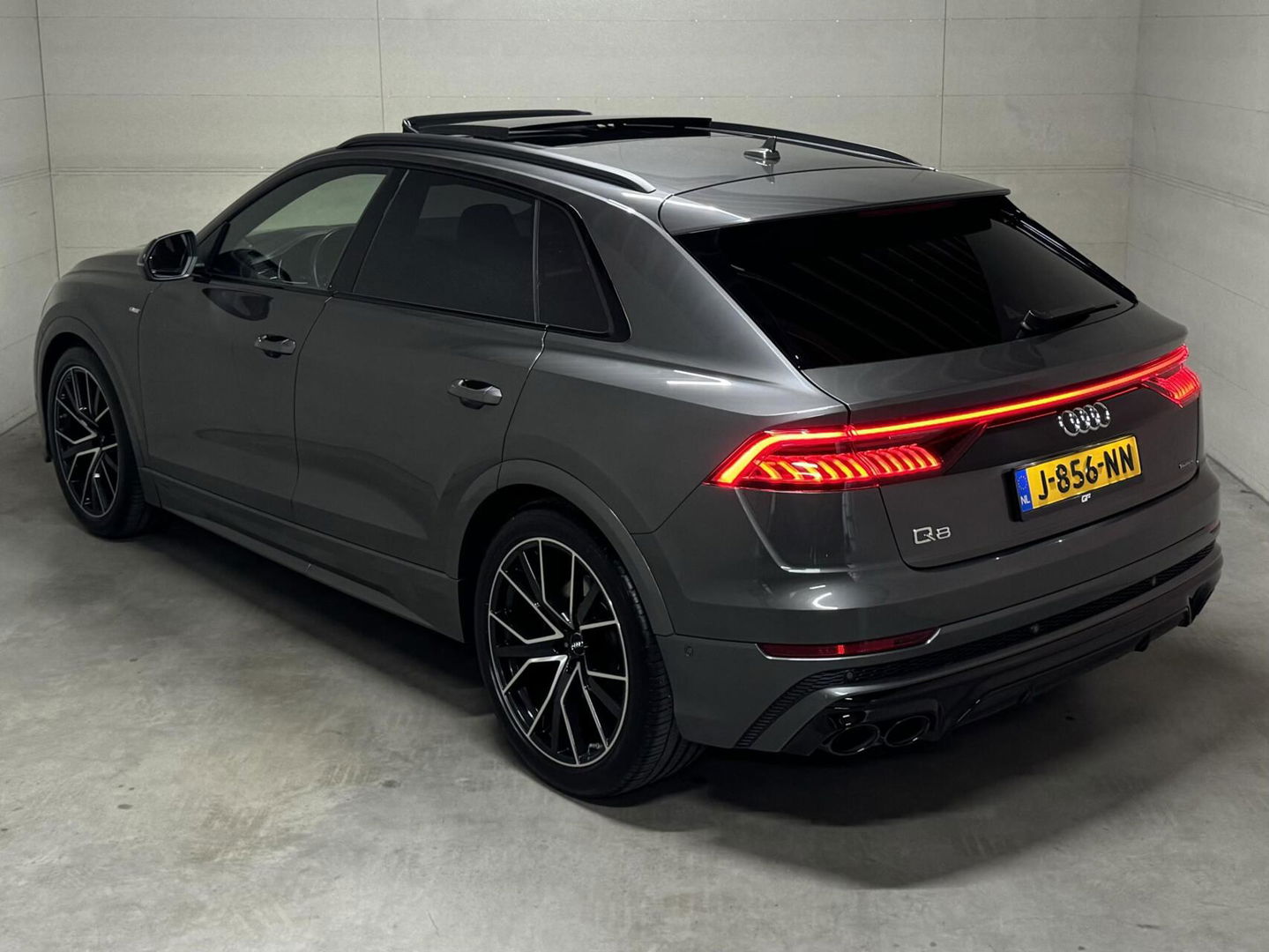 Audi Q8 55 TFSI Quattro S-Line Black Edition RS-Seats Pano
