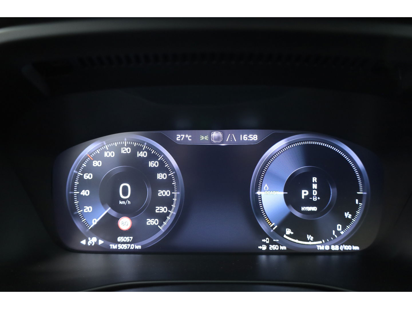 Volvo XC40 T5 Recharge R-Design | Pilot Assist | ACC | Elek. stoel + geheugen | Camera | Stoel + stuur verw. |