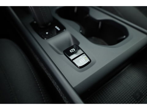 Volvo XC40 T5 Recharge R-Design | Pilot Assist | ACC | Elek. stoel + geheugen | Camera | Stoel + stuur verw. |