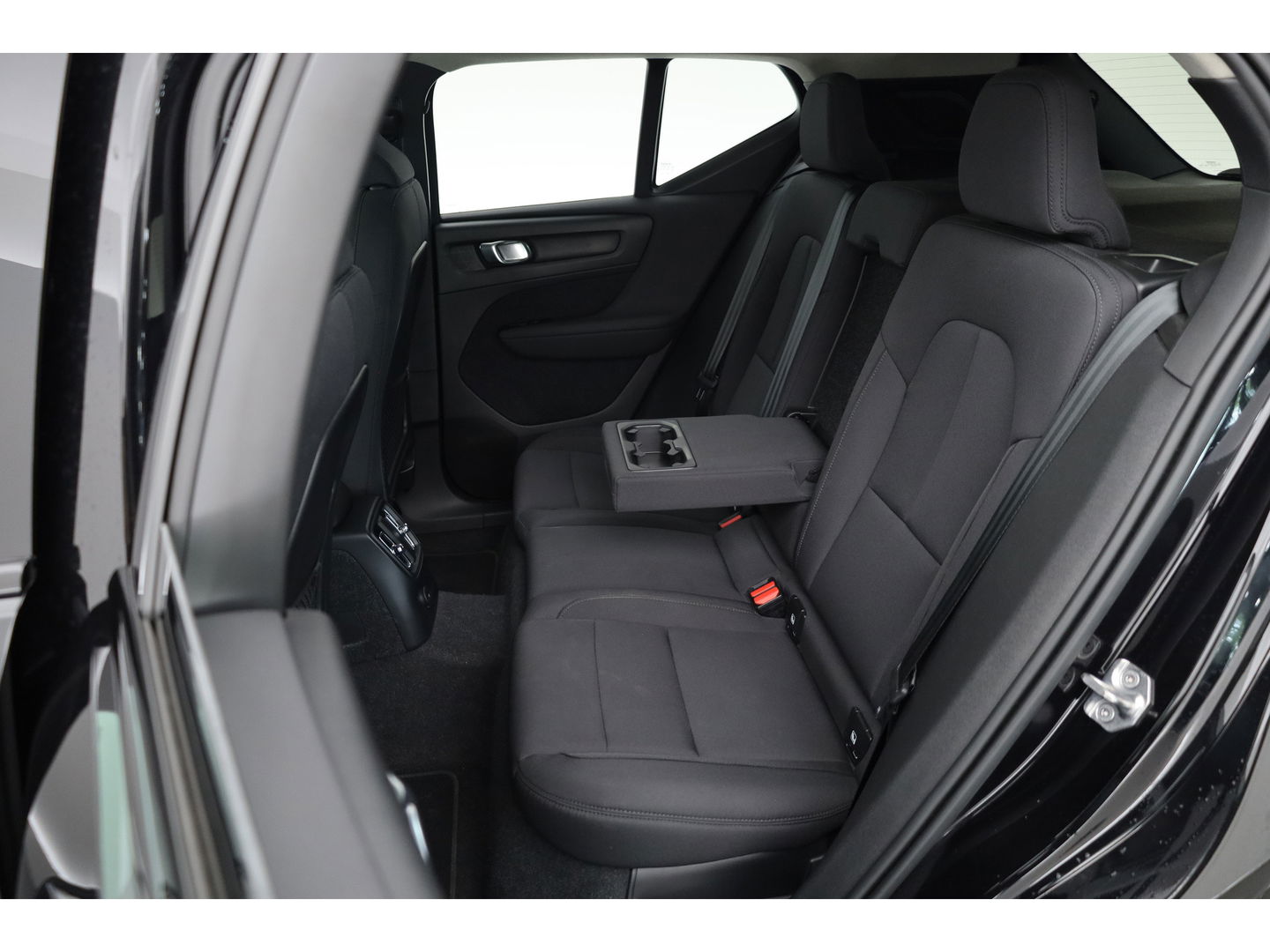 Volvo XC40 T5 Recharge R-Design | Pilot Assist | ACC | Elek. stoel + geheugen | Camera | Stoel + stuur verw. |