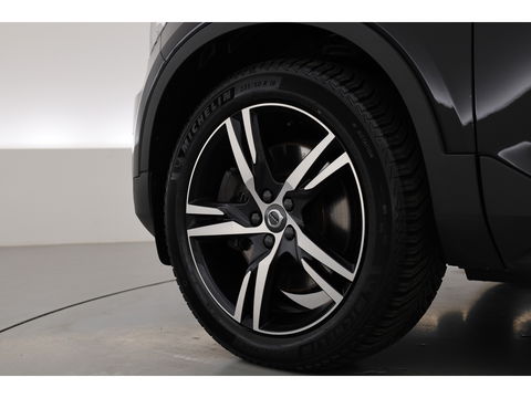 Volvo XC40 T5 Recharge R-Design | Pilot Assist | ACC | Elek. stoel + geheugen | Camera | Stoel + stuur verw. |