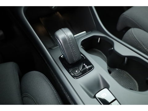 Volvo XC40 T5 Recharge R-Design | Pilot Assist | ACC | Elek. stoel + geheugen | Camera | Stoel + stuur verw. |