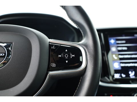 Volvo S60 2.0 T4 R-Design | Pilot Assist | ACC | Trekhaak | Camera | Blis | 19'' |