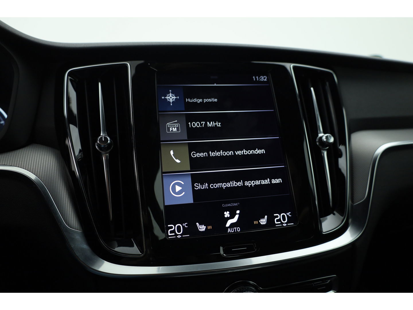 Volvo S60 2.0 T4 R-Design | Pilot Assist | ACC | Trekhaak | Camera | Blis | 19'' |