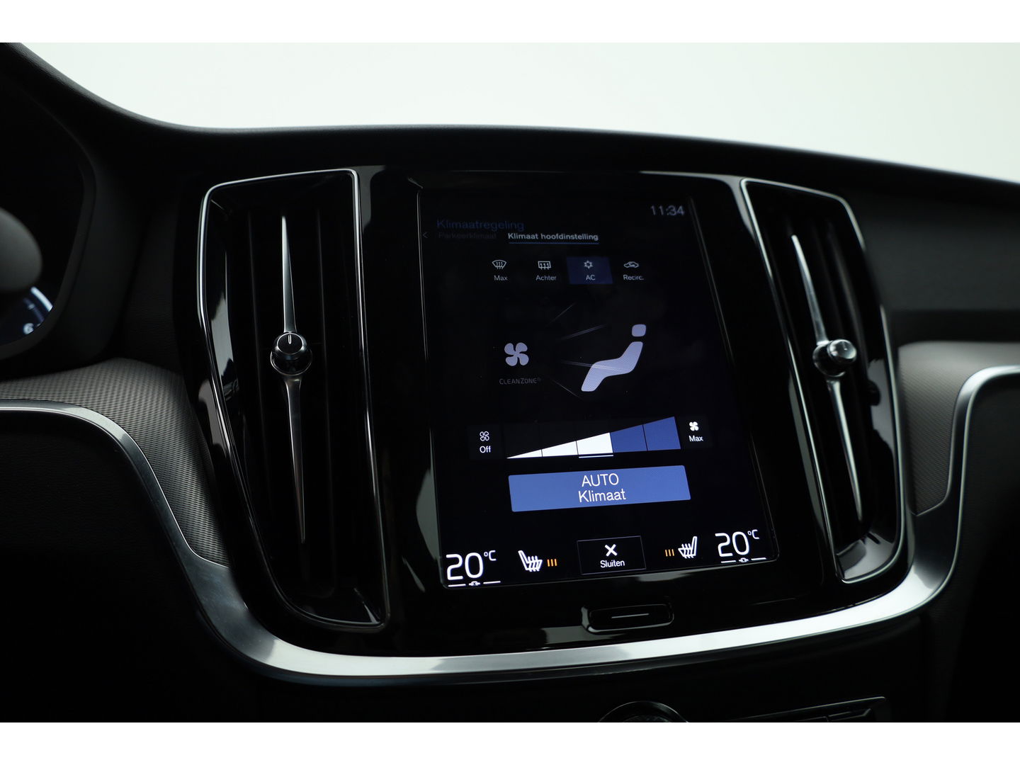 Volvo S60 2.0 T4 R-Design | Pilot Assist | ACC | Trekhaak | Camera | Blis | 19'' |