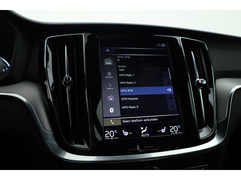 Volvo S60 2.0 T4 R-Design | Pilot Assist | ACC | Trekhaak | Camera | Blis | 19'' |
