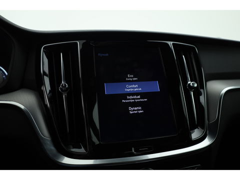 Volvo S60 2.0 T4 R-Design | Pilot Assist | ACC | Trekhaak | Camera | Blis | 19'' |