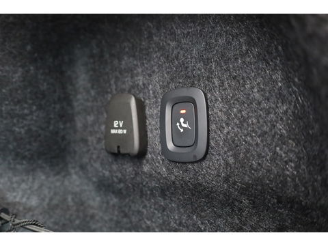 Volvo S60 2.0 T4 R-Design | Pilot Assist | ACC | Trekhaak | Camera | Blis | 19'' |
