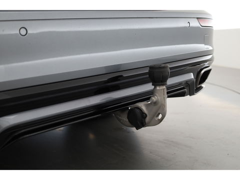 Volvo S60 2.0 T4 R-Design | Pilot Assist | ACC | Trekhaak | Camera | Blis | 19'' |