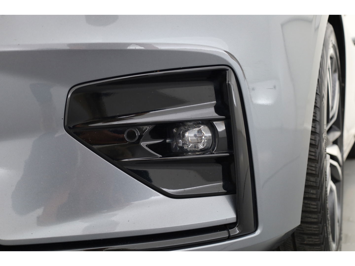 Volvo S60 2.0 T4 R-Design | Pilot Assist | ACC | Trekhaak | Camera | Blis | 19'' |