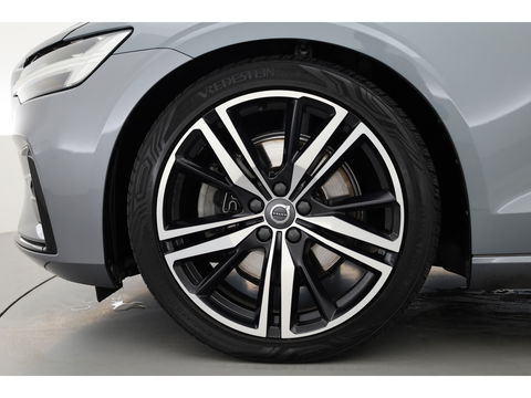 Volvo S60 2.0 T4 R-Design | Pilot Assist | ACC | Trekhaak | Camera | Blis | 19'' |