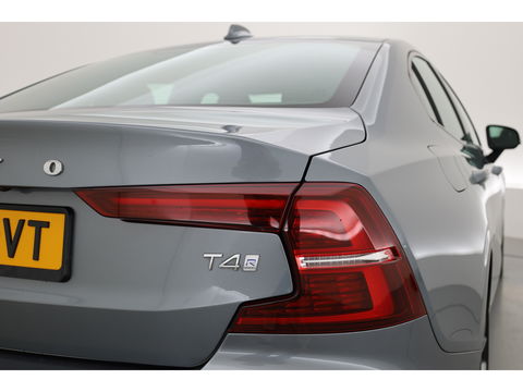 Volvo S60 2.0 T4 R-Design | Pilot Assist | ACC | Trekhaak | Camera | Blis | 19'' |