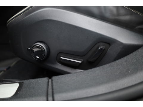 Volvo S60 2.0 T4 R-Design | Pilot Assist | ACC | Trekhaak | Camera | Blis | 19'' |