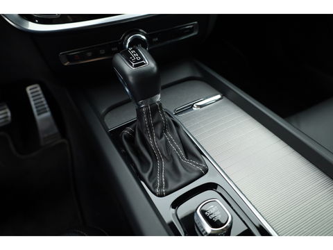 Volvo S60 2.0 T4 R-Design | Pilot Assist | ACC | Trekhaak | Camera | Blis | 19'' |