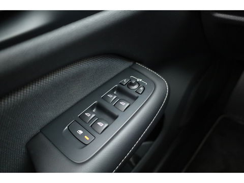 Volvo S60 2.0 T4 R-Design | Pilot Assist | ACC | Trekhaak | Camera | Blis | 19'' |