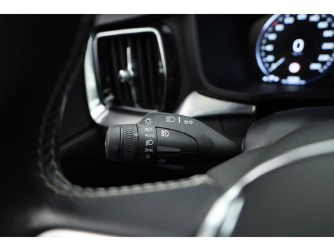 Volvo S60 2.0 T4 R-Design | Pilot Assist | ACC | Trekhaak | Camera | Blis | 19'' |