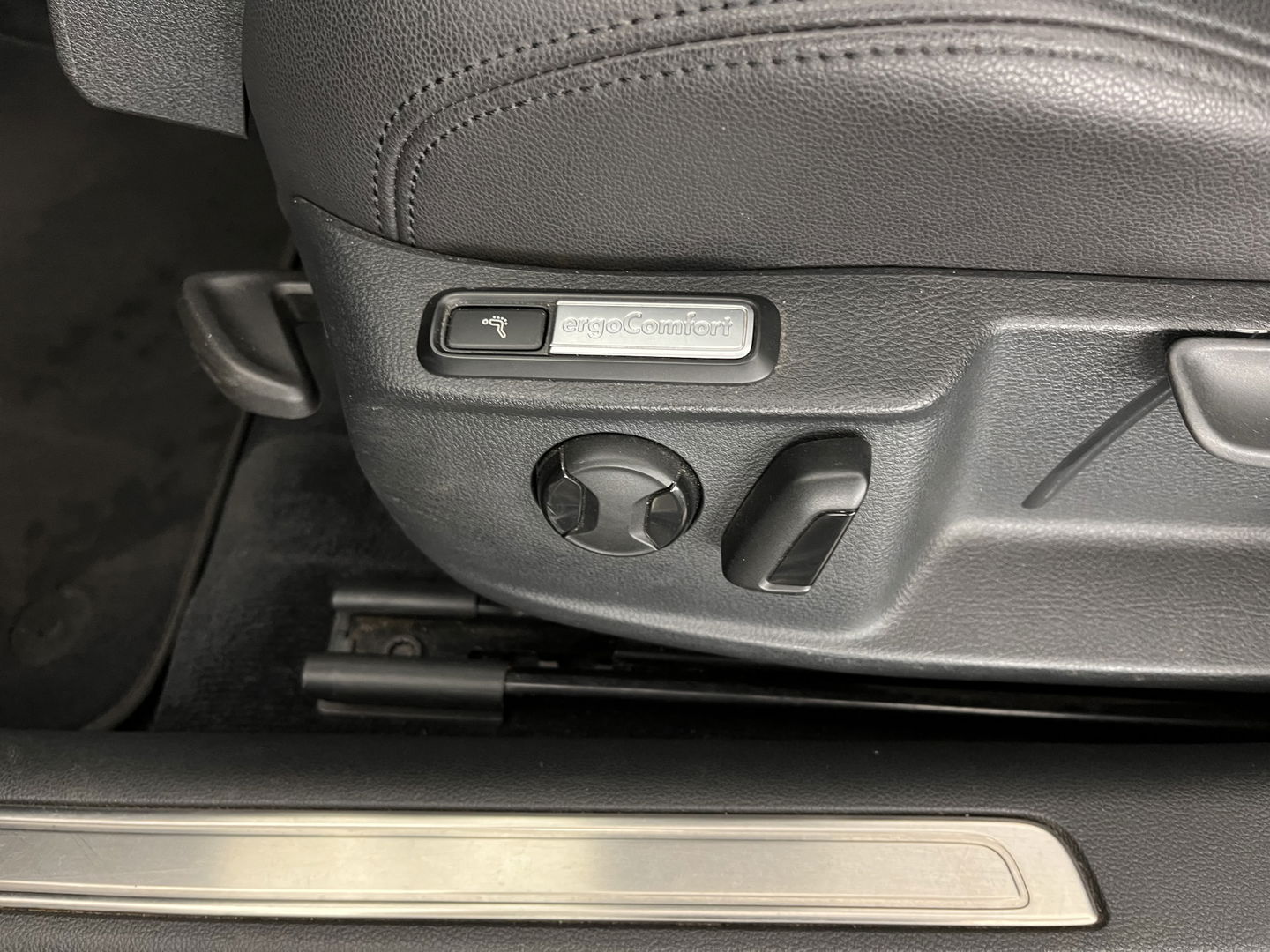 Volkswagen Passat Variant 1.4 TSI GTE Highline Aut. *PANO | 1/2LEATHER | FULL-LED | NAVI-FULLMAP | SPORT-SEATS | CARPLAY | CAMERA | DAB+ | ECC | PDC | 17''ALU | TOWBAR*