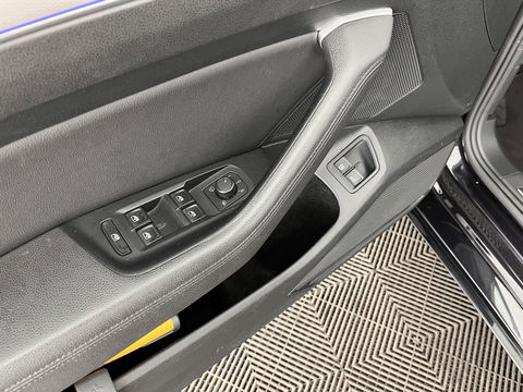 Volkswagen Passat Variant 1.4 TSI GTE Highline Aut. *PANO | 1/2LEATHER | FULL-LED | NAVI-FULLMAP | SPORT-SEATS | CARPLAY | CAMERA | DAB+ | ECC | PDC | 17''ALU | TOWBAR*