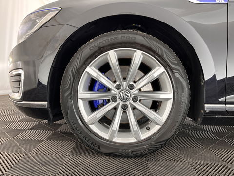Volkswagen Passat Variant 1.4 TSI GTE Highline Aut. *PANO | 1/2LEATHER | FULL-LED | NAVI-FULLMAP | SPORT-SEATS | CARPLAY | CAMERA | DAB+ | ECC | PDC | 17''ALU | TOWBAR*