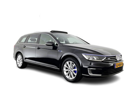 Volkswagen Passat Variant 1.4 TSI GTE Highline Aut. *PANO | 1/2LEATHER | FULL-LED | NAVI-FULLMAP | SPORT-SEATS | CARPLAY | CAMERA | DAB+ | ECC | PDC | 17''ALU | TOWBAR*