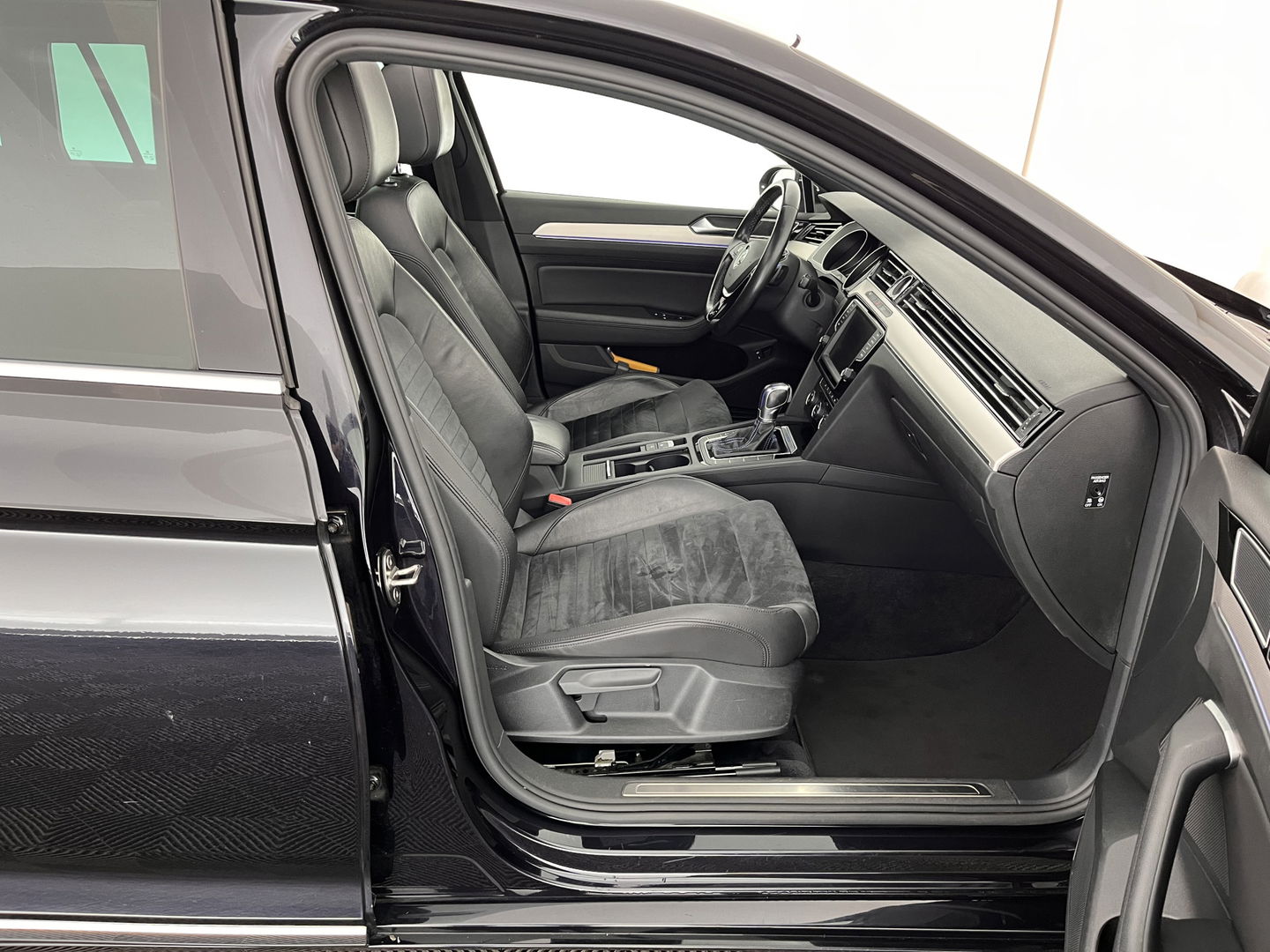 Volkswagen Passat Variant 1.4 TSI GTE Highline Aut. *PANO | 1/2LEATHER | FULL-LED | NAVI-FULLMAP | SPORT-SEATS | CARPLAY | CAMERA | DAB+ | ECC | PDC | 17''ALU | TOWBAR*