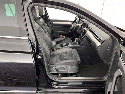 Volkswagen Passat Variant 1.4 TSI GTE Highline Aut. *PANO | 1/2LEATHER | FULL-LED | NAVI-FULLMAP | SPORT-SEATS | CARPLAY | CAMERA | DAB+ | ECC | PDC | 17''ALU | TOWBAR*