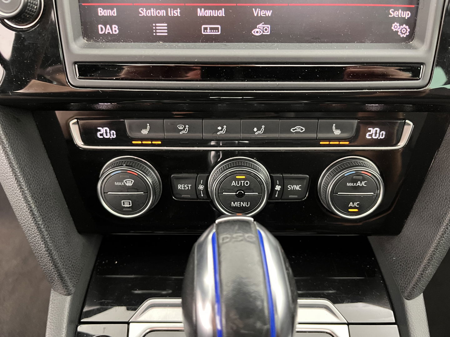 Volkswagen Passat Variant 1.4 TSI GTE Highline Aut. *PANO | 1/2LEATHER | FULL-LED | NAVI-FULLMAP | SPORT-SEATS | CARPLAY | CAMERA | DAB+ | ECC | PDC | 17''ALU | TOWBAR*