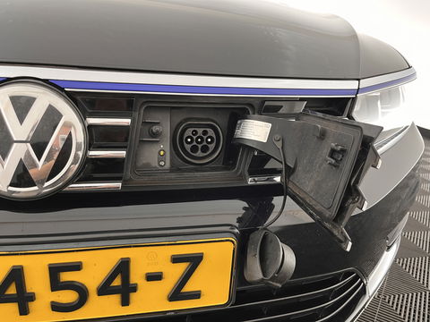 Volkswagen Passat Variant 1.4 TSI GTE Highline Aut. *PANO | 1/2LEATHER | FULL-LED | NAVI-FULLMAP | SPORT-SEATS | CARPLAY | CAMERA | DAB+ | ECC | PDC | 17''ALU | TOWBAR*