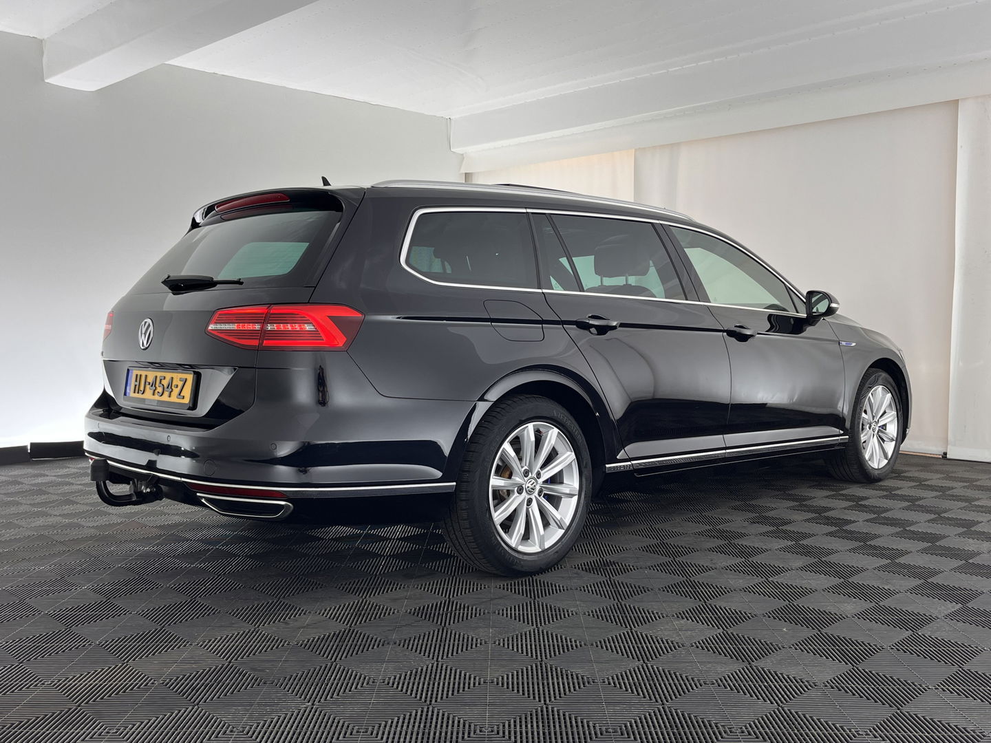 Volkswagen Passat Variant 1.4 TSI GTE Highline Aut. *PANO | 1/2LEATHER | FULL-LED | NAVI-FULLMAP | SPORT-SEATS | CARPLAY | CAMERA | DAB+ | ECC | PDC | 17''ALU | TOWBAR*