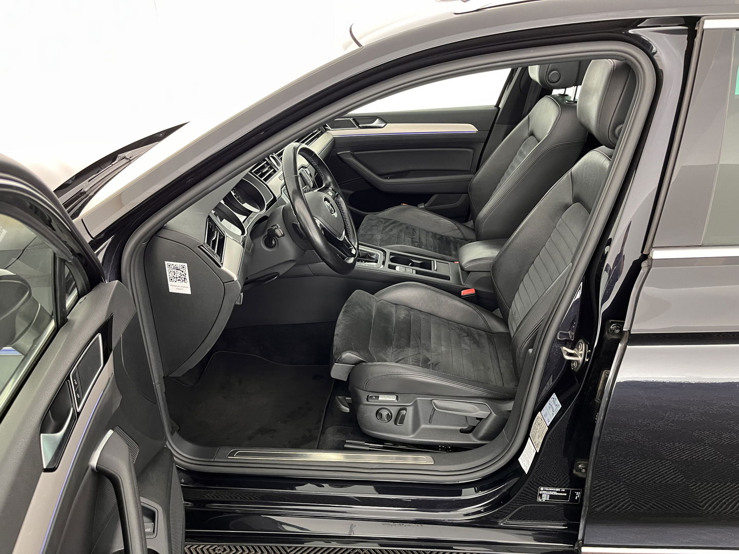 Volkswagen Passat Variant 1.4 TSI GTE Highline Aut. *PANO | 1/2LEATHER | FULL-LED | NAVI-FULLMAP | SPORT-SEATS | CARPLAY | CAMERA | DAB+ | ECC | PDC | 17''ALU | TOWBAR*