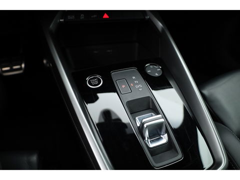 Audi A3 Sportback 45 TFSI e S edition Competition | S Line | Kuipstoelen | B&O | Keyless | Adapt. Cruise | Matrix | 18'' |