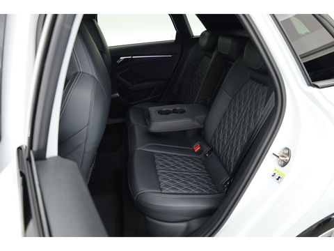 Audi A3 Sportback 45 TFSI e S edition Competition | S Line | Kuipstoelen | B&O | Keyless | Adapt. Cruise | Matrix | 18'' |