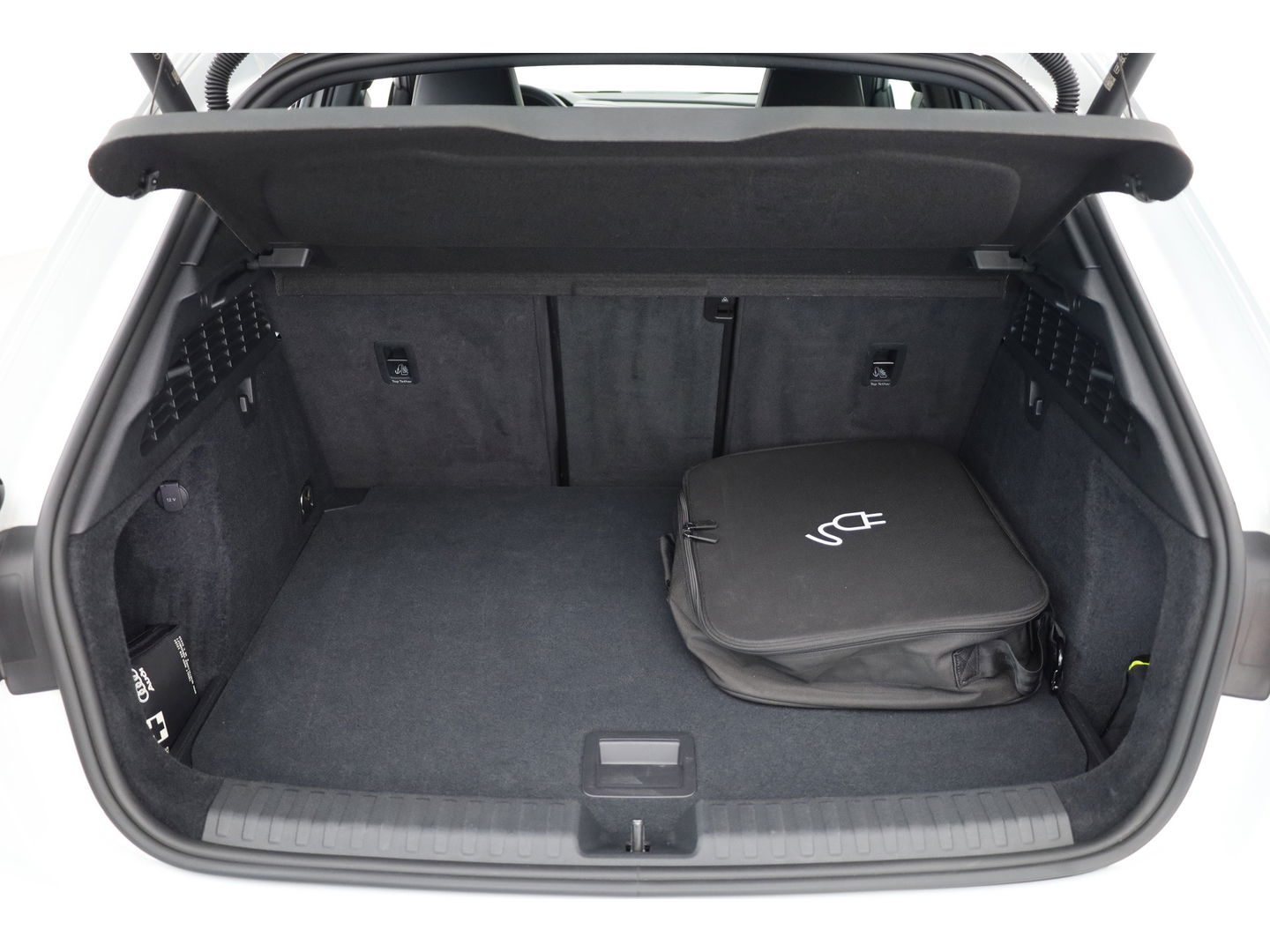 Audi A3 Sportback 45 TFSI e S edition Competition | S Line | Kuipstoelen | B&O | Keyless | Adapt. Cruise | Matrix | 18'' |