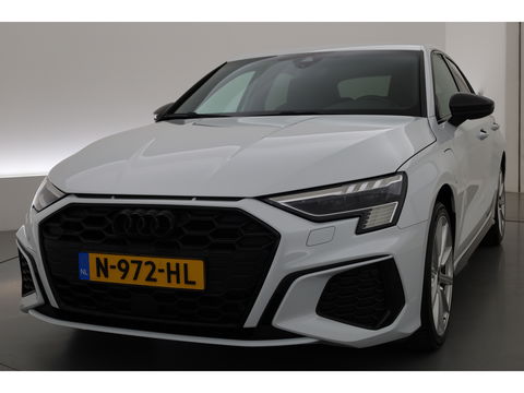 Audi A3 Sportback 45 TFSI e S edition Competition | S Line | Kuipstoelen | B&O | Keyless | Adapt. Cruise | Matrix | 18'' |