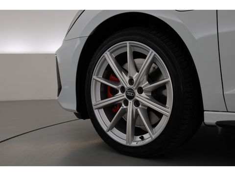 Audi A3 Sportback 45 TFSI e S edition Competition | S Line | Kuipstoelen | B&O | Keyless | Adapt. Cruise | Matrix | 18'' |