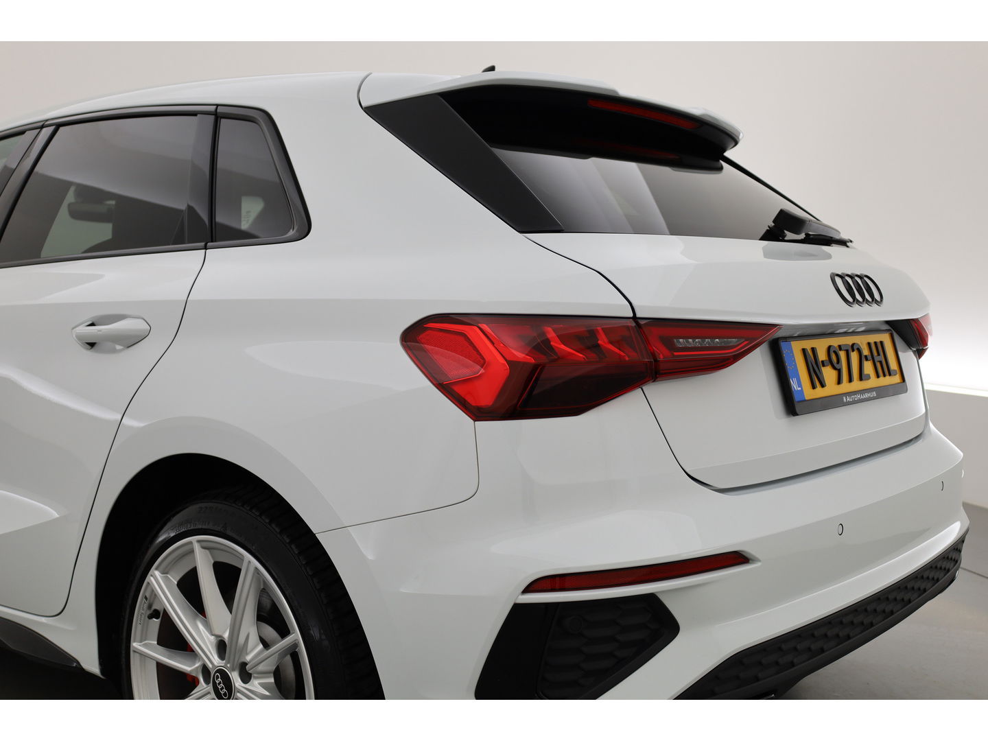 Audi A3 Sportback 45 TFSI e S edition Competition | S Line | Kuipstoelen | B&O | Keyless | Adapt. Cruise | Matrix | 18'' |