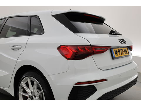 Audi A3 Sportback 45 TFSI e S edition Competition | S Line | Kuipstoelen | B&O | Keyless | Adapt. Cruise | Matrix | 18'' |
