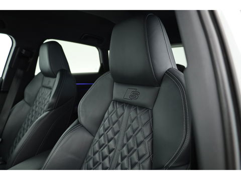 Audi A3 Sportback 45 TFSI e S edition Competition | S Line | Kuipstoelen | B&O | Keyless | Adapt. Cruise | Matrix | 18'' |
