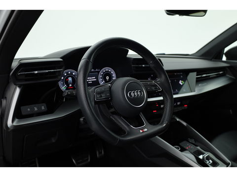 Audi A3 Sportback 45 TFSI e S edition Competition | S Line | Kuipstoelen | B&O | Keyless | Adapt. Cruise | Matrix | 18'' |
