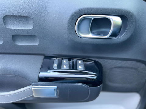 Citroën C3 1.2 PureTech Airco/Ecc Panoramadak Navigatie 17''LM Velgen