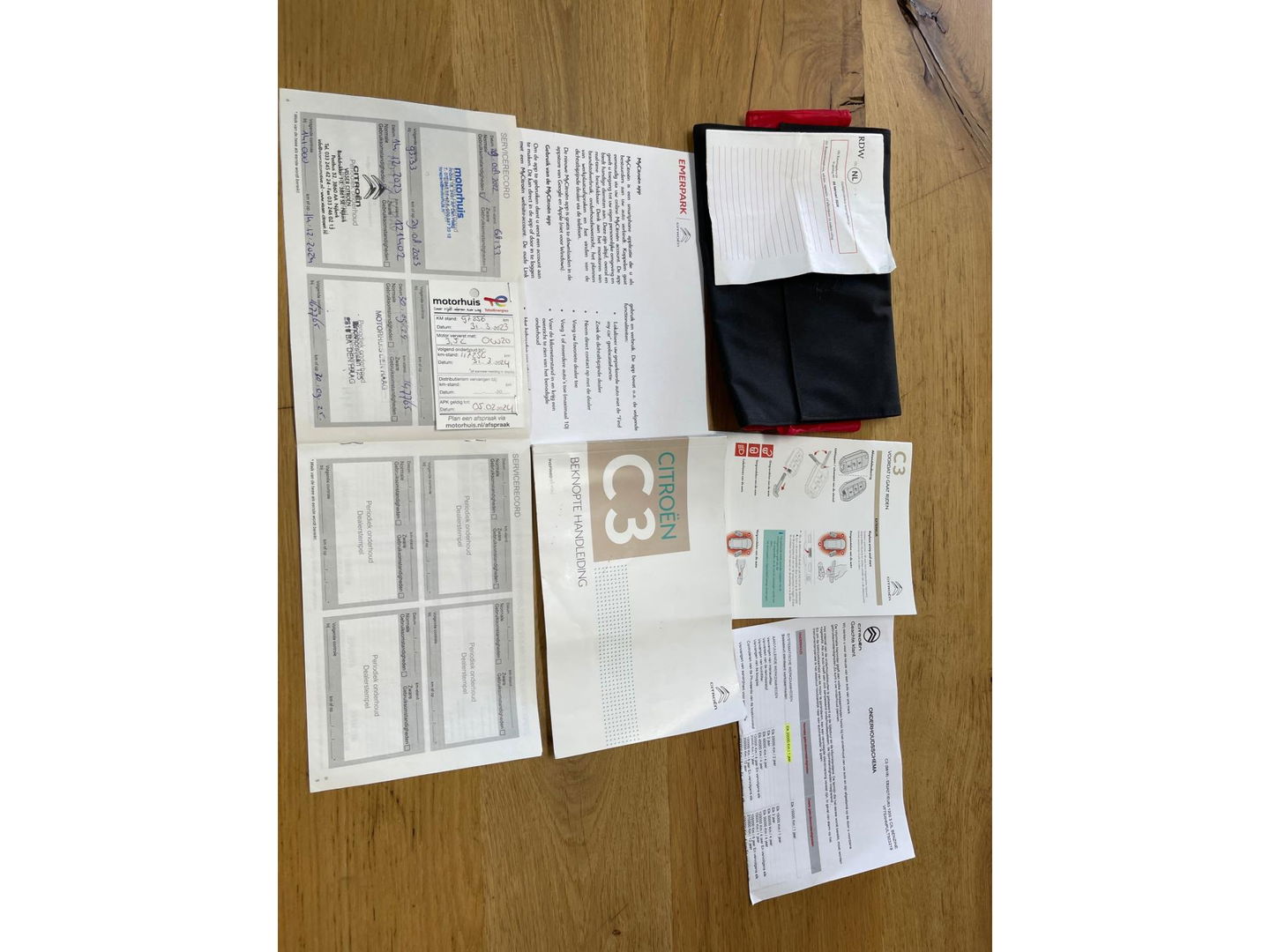 Citroën C3 1.2 PureTech Airco/Ecc Panoramadak Navigatie 17''LM Velgen