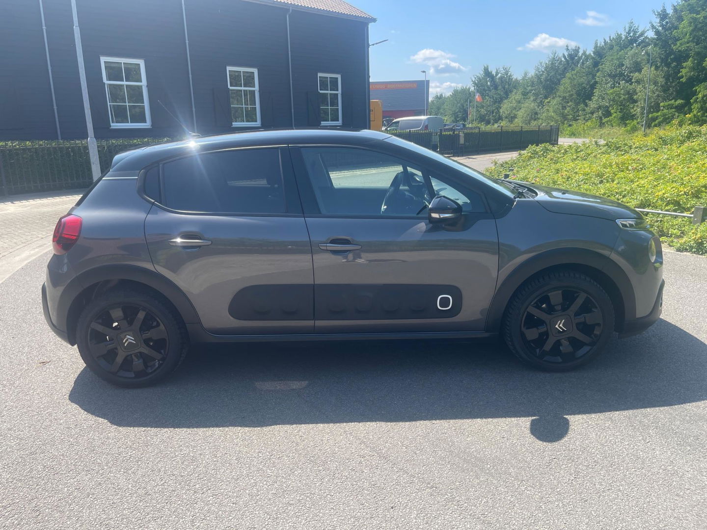 Citroën C3 1.2 PureTech Airco/Ecc Panoramadak Navigatie 17''LM Velgen