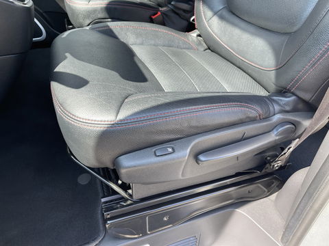 Opel Vivaro 1.6 CDTI L2H1 DC 5 persoons Irmscher GT Nr: 013 / 100 EcoFlex / vaste prijs rijklaar € 18.950 ex btw / lease vanaf € 319 / airco / cruise / navi / leer / camera / trekhaak / dubbele schuifdeur !