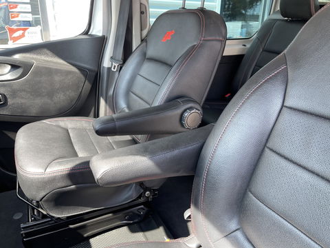 Opel Vivaro 1.6 CDTI L2H1 DC 5 persoons Irmscher GT Nr: 013 / 100 EcoFlex / vaste prijs rijklaar € 18.950 ex btw / lease vanaf € 319 / airco / cruise / navi / leer / camera / trekhaak / dubbele schuifdeur !