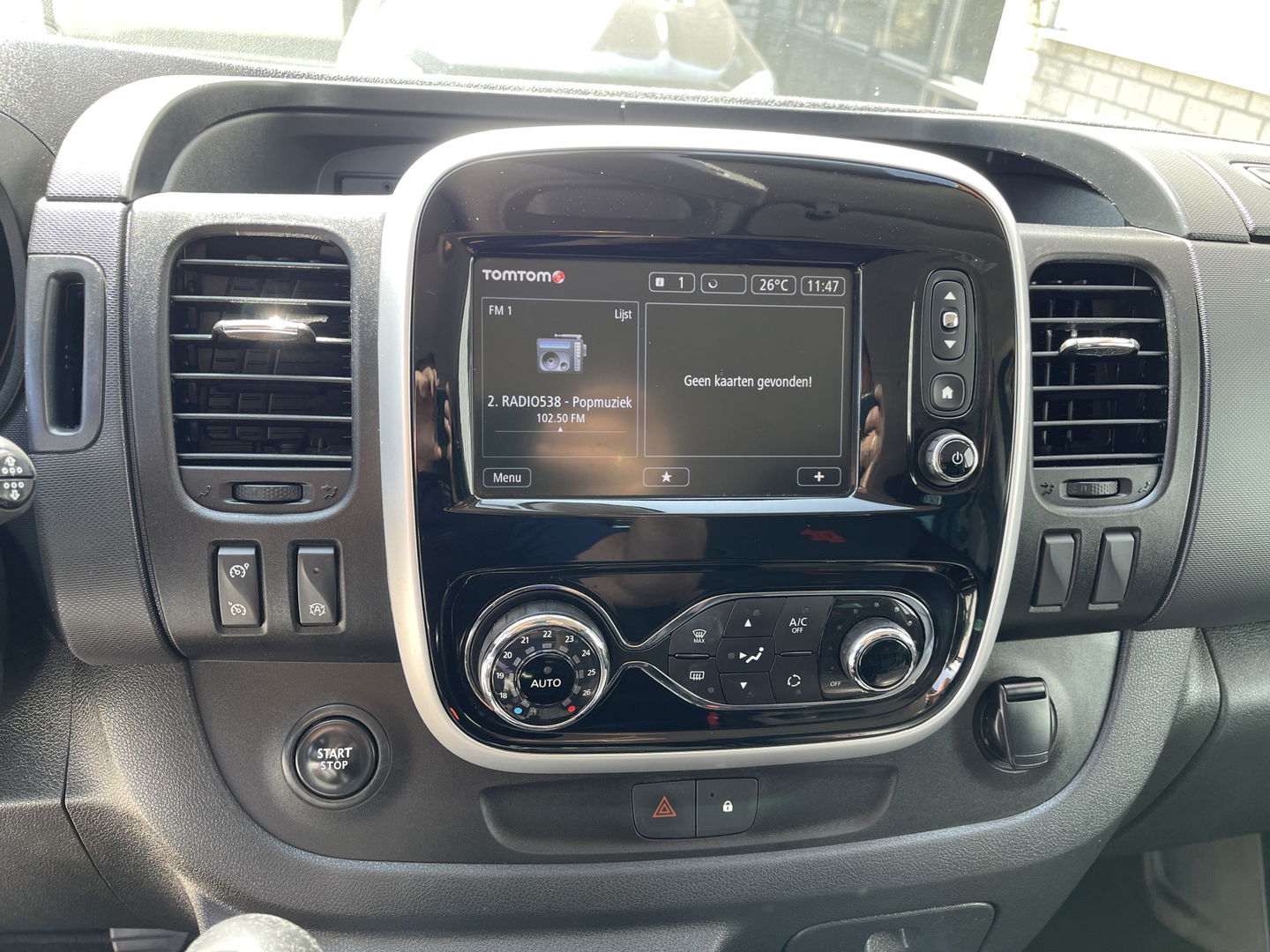 Opel Vivaro 1.6 CDTI L2H1 DC 5 persoons Irmscher GT Nr: 013 / 100 EcoFlex / vaste prijs rijklaar € 18.950 ex btw / lease vanaf € 319 / airco / cruise / navi / leer / camera / trekhaak / dubbele schuifdeur !