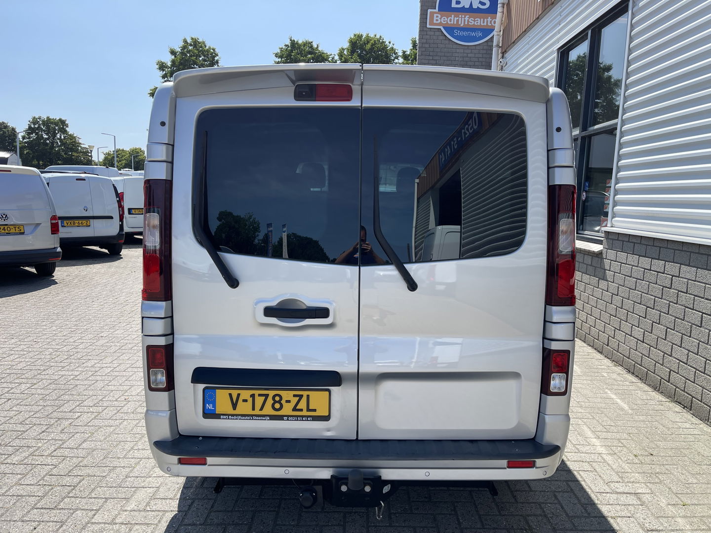 Opel Vivaro 1.6 CDTI L2H1 DC 5 persoons Irmscher GT Nr: 013 / 100 EcoFlex / vaste prijs rijklaar € 18.950 ex btw / lease vanaf € 319 / airco / cruise / navi / leer / camera / trekhaak / dubbele schuifdeur !